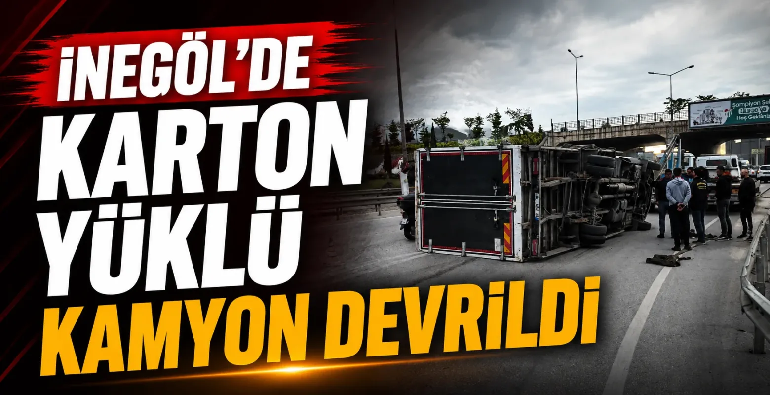 İnegöl'de karton yüklü kamyon devrildi