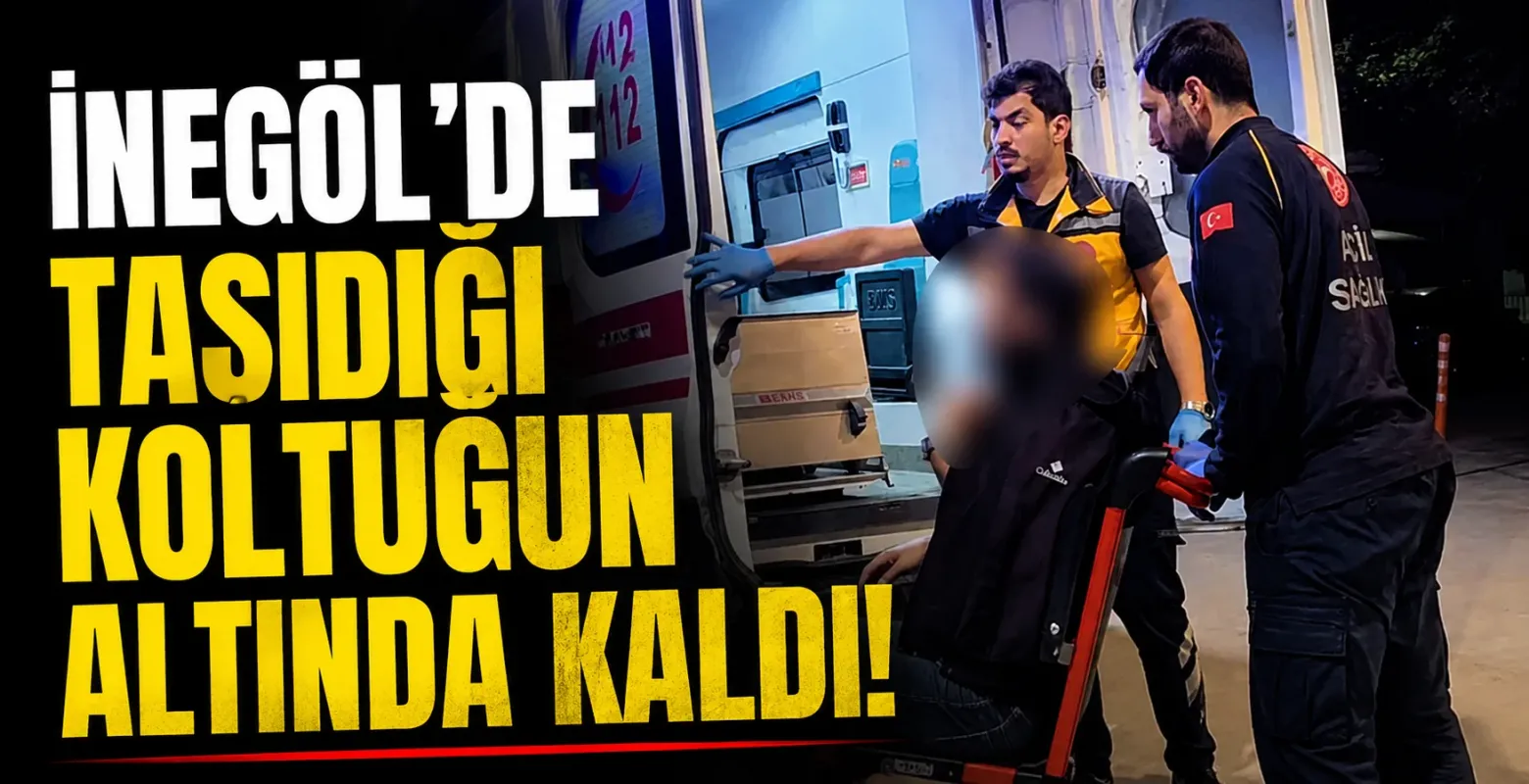 İnegöl'de taşıdığı koltuğun altında kaldı!