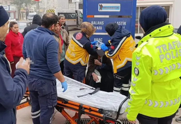 İnegöl'de kargo minibüsü yaşlı kadına çarptı!