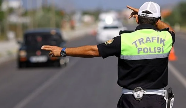 Araçlarda zorunlu ekipmanlar için Bakanlık'tan kritik açıklama