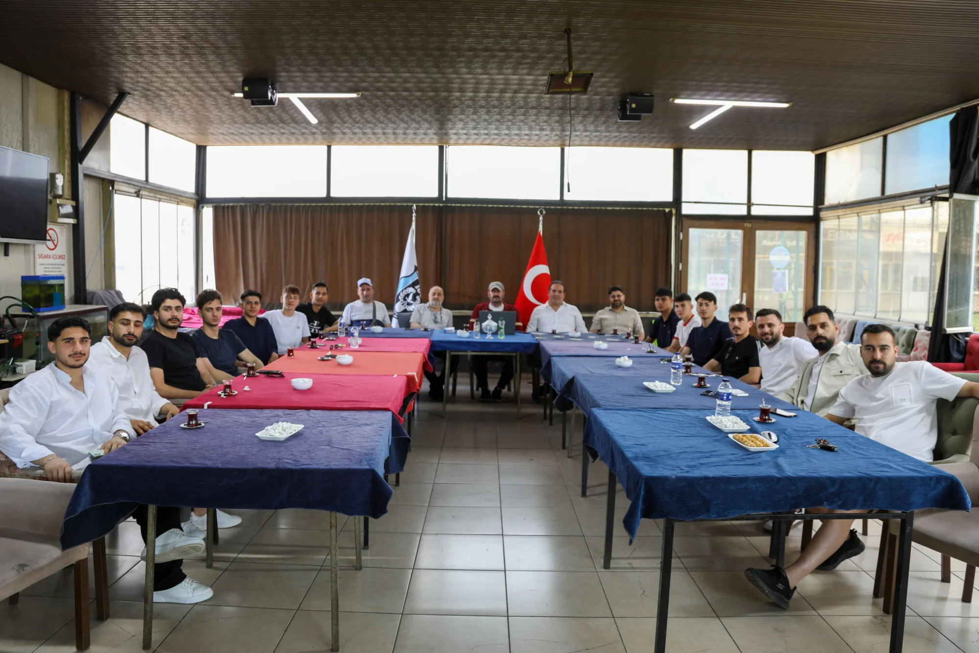 İnegöl Gençlergücüspor’da bayram geleneği bozulmadı