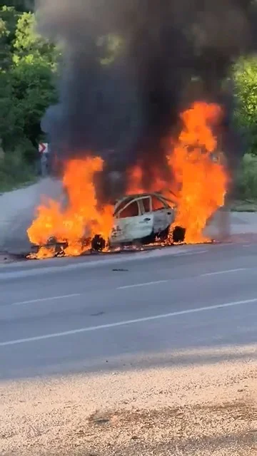 Seyir halindeki araç böyle yandı!