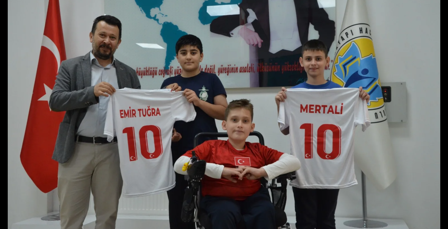 İnegöl'e öğretmeninin sırtında taşıdığı öğrencinin sözleri yüreklere dokundu