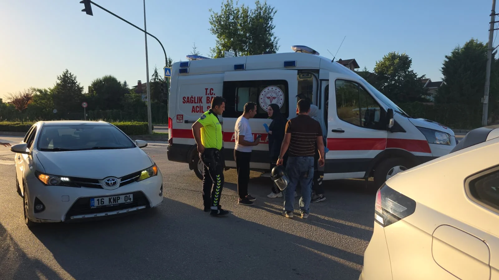 İnegöl Ahmet Türkel çevre yolunda motosiklet ile otomobil çarpıştı