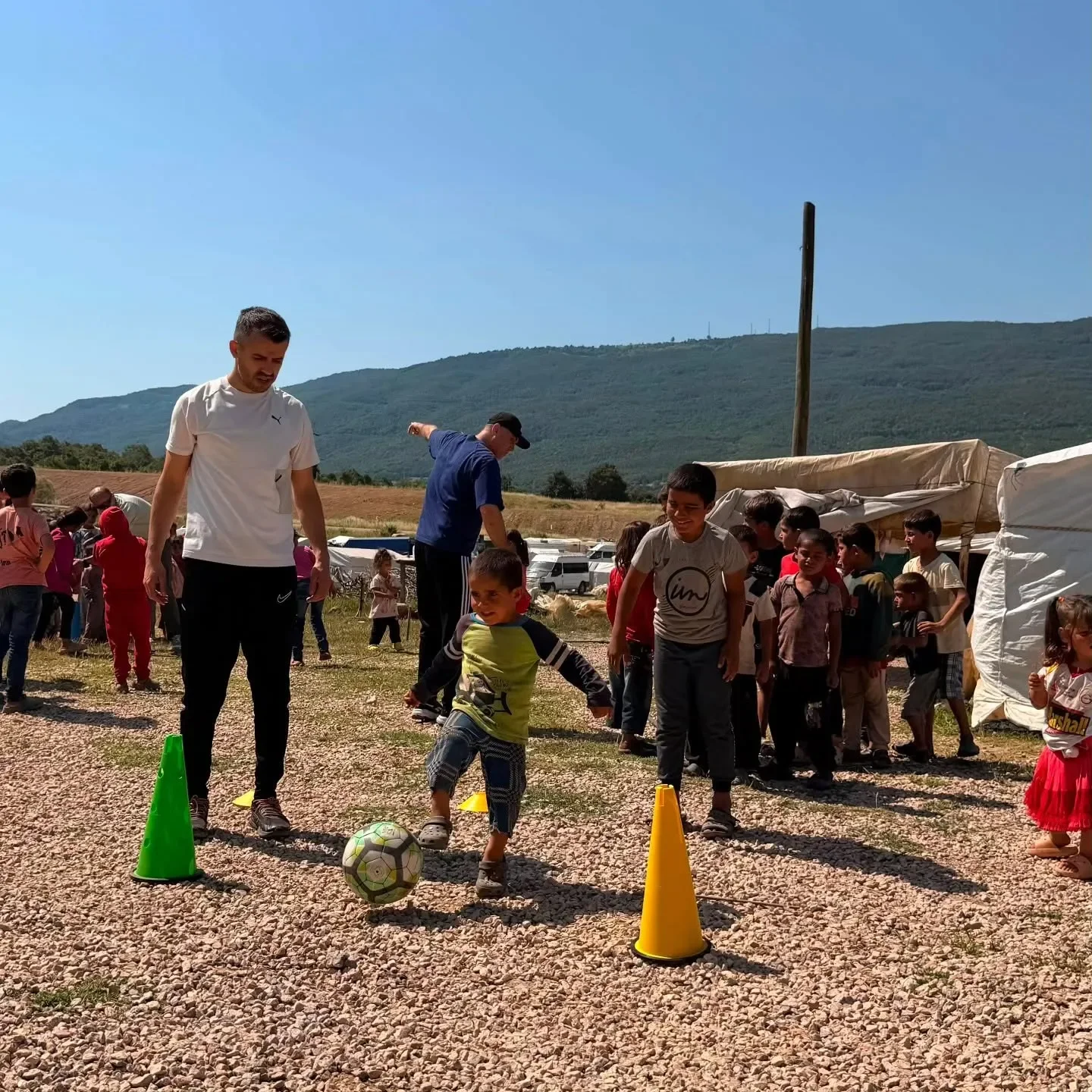 İnegöl’de mevsimlik işçi çocuklarına spor ve eğlence etkinliği