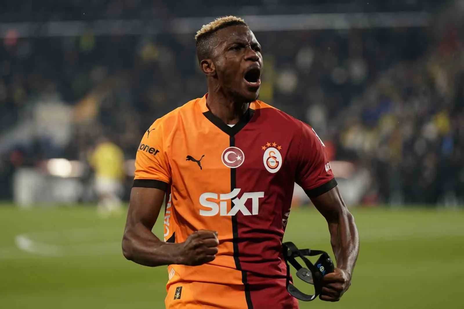 Galatasaray'ın Dünya Yıldızı Victor Osimhen İnegöl Mobilyasını Tercih Etti