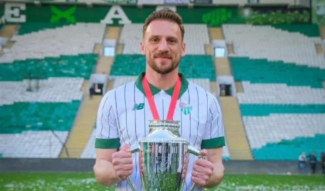 Bursaspor’da Anıl Atağ’ın sözleşmesi uzatıldı