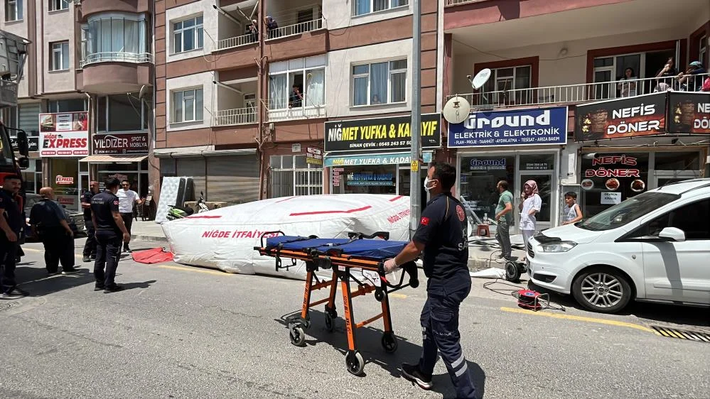 O ilde nişanlı çiftin ayrılığı kanlı bitti! Cam parçalarıyla hastanelik etti