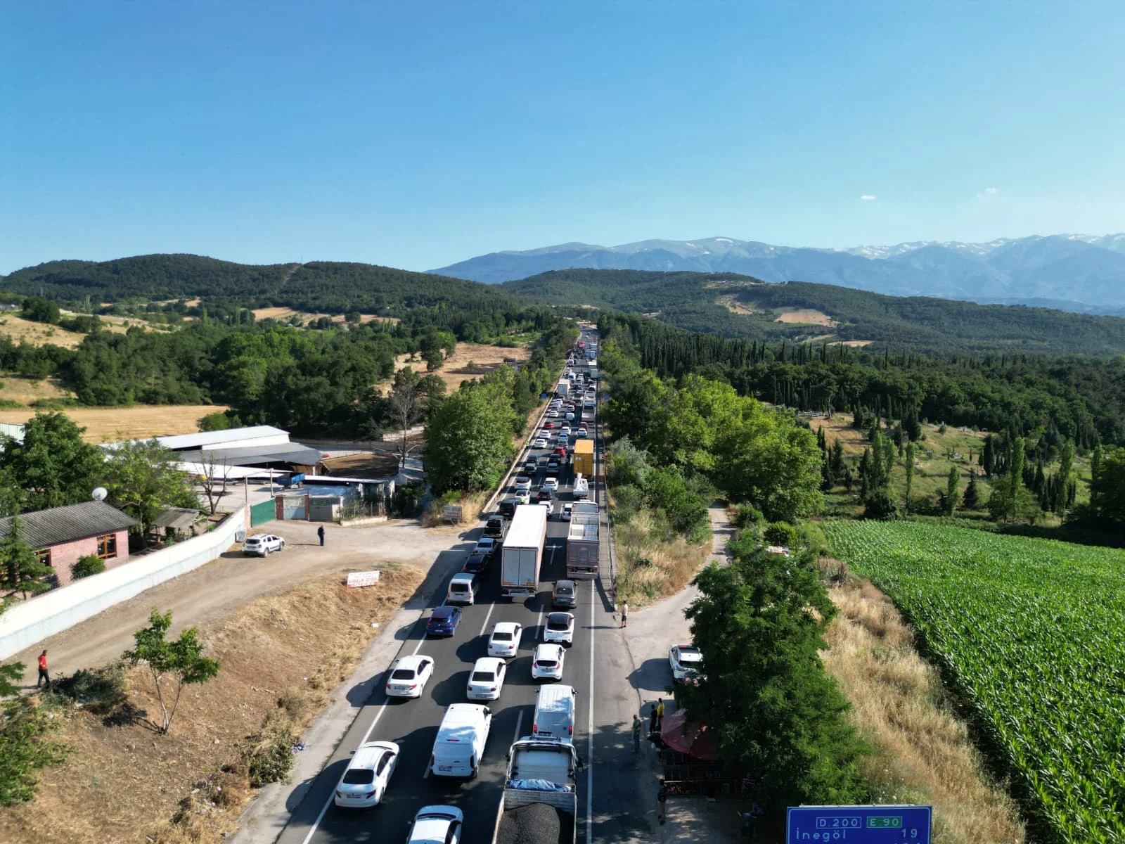 Yangın Nedeniyle Kapanan Yol Yeniden Ulaşıma Açıldı
