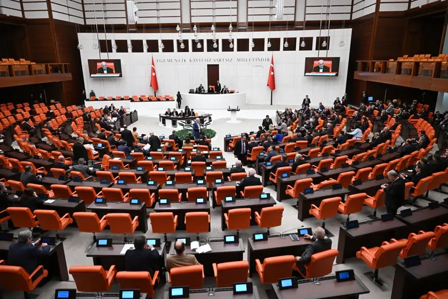 CHP ana muhalefetteki yerini kaybetti!