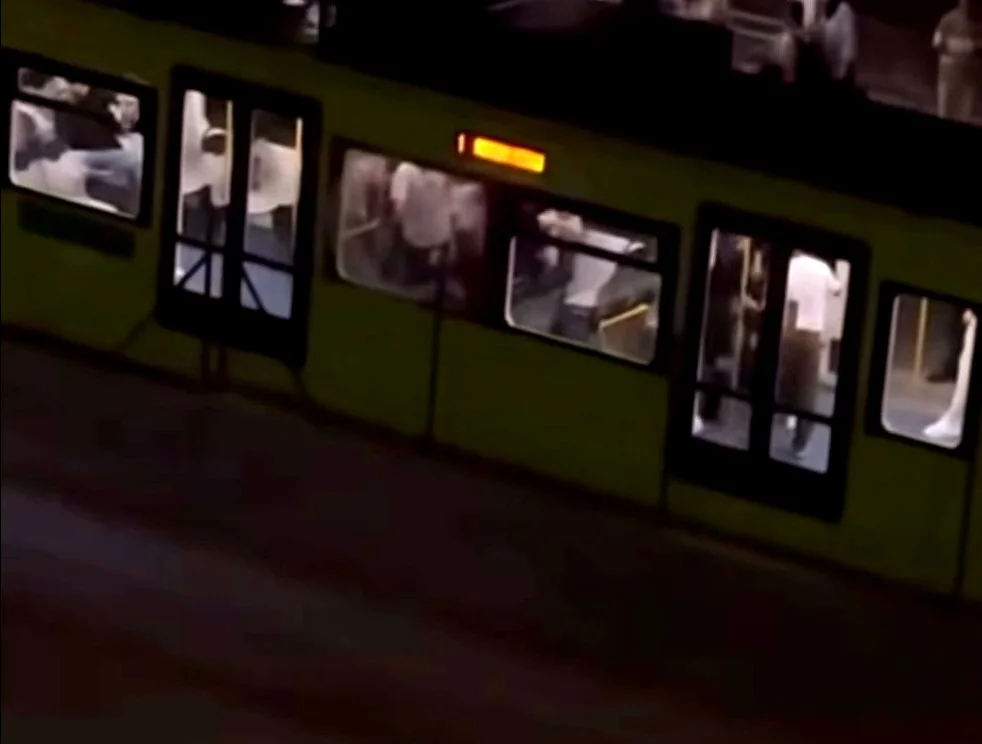 Metro İstasyonu'nda Büyük Kavga! Gözaltılar Var