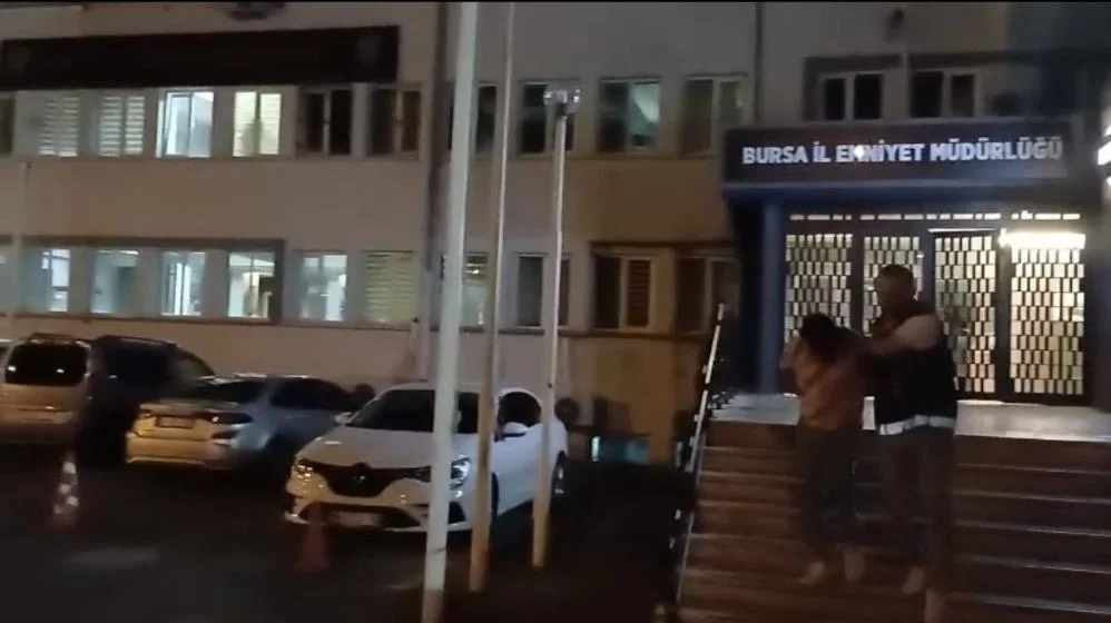 Sahte bankacı ormanda yakalandı!