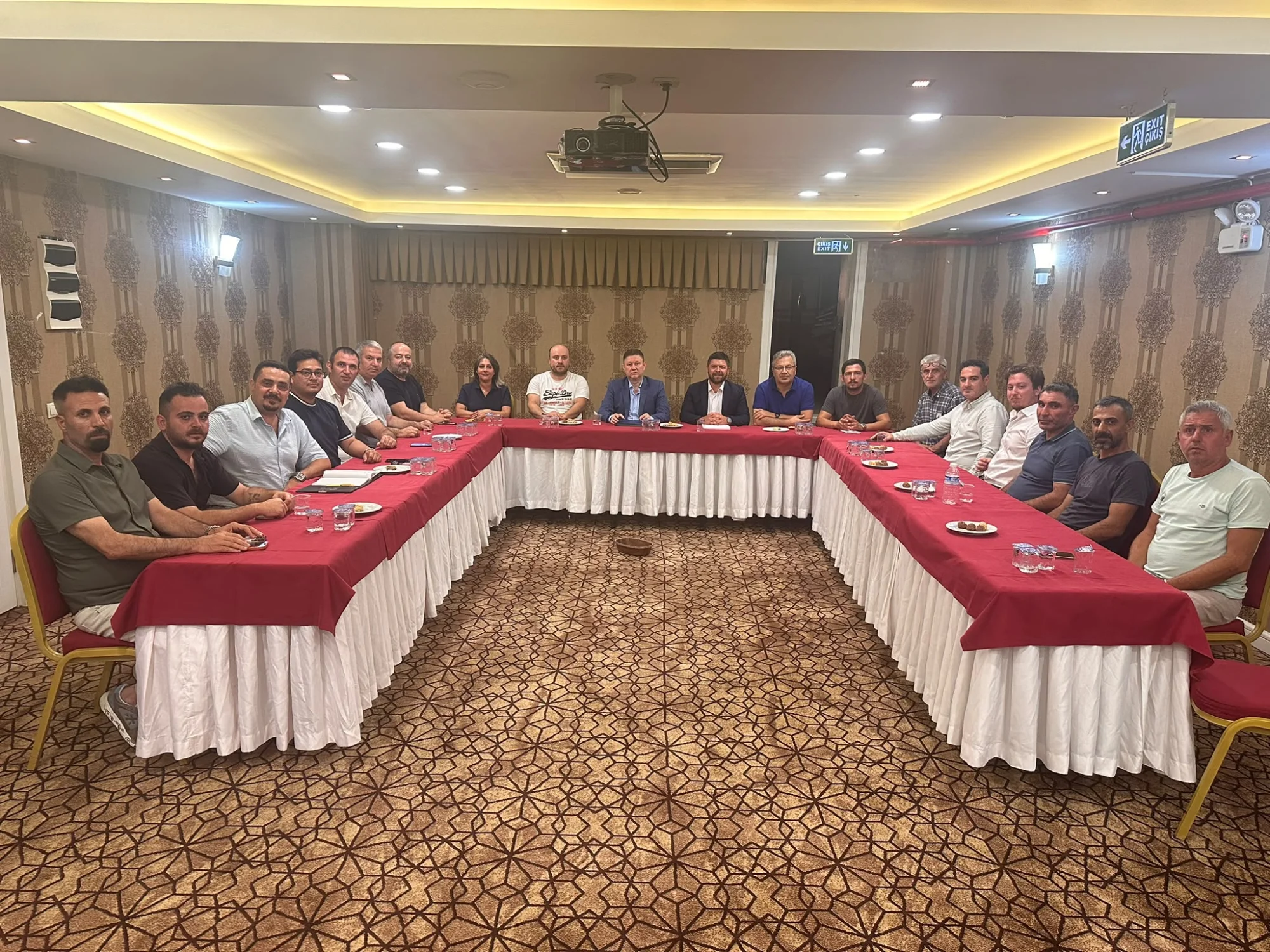 Yeni Parti İnegöl'de görev dağılımı yapıldı
