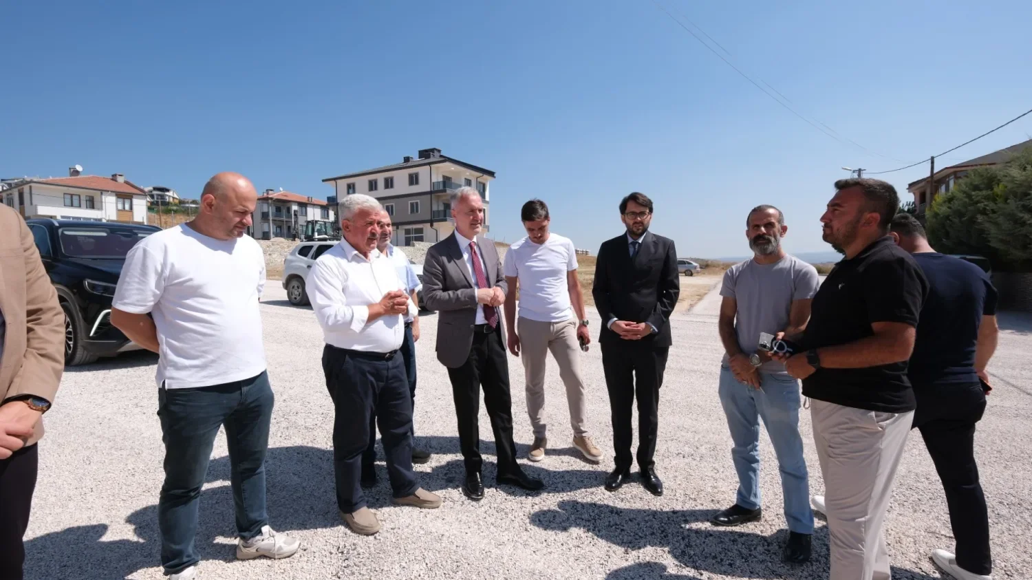 İnegöl’de Yeni Yerleşim Bölgelerinin Yolları Yapılıyor