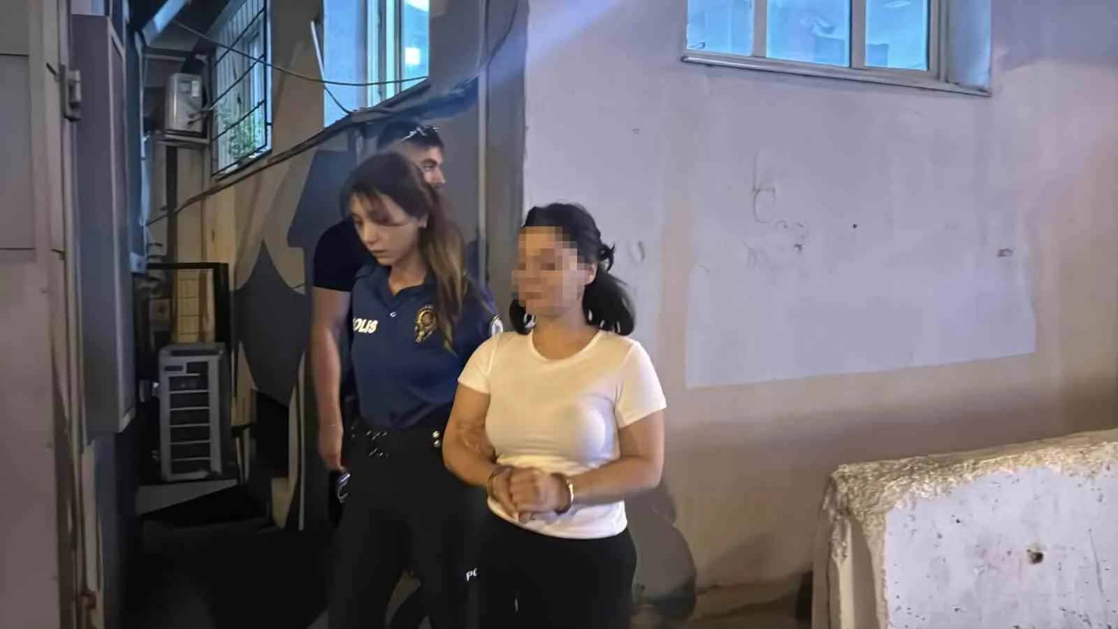 Bursa’da alkollü yakalanıp olay çıkaran kadın tutuklandı