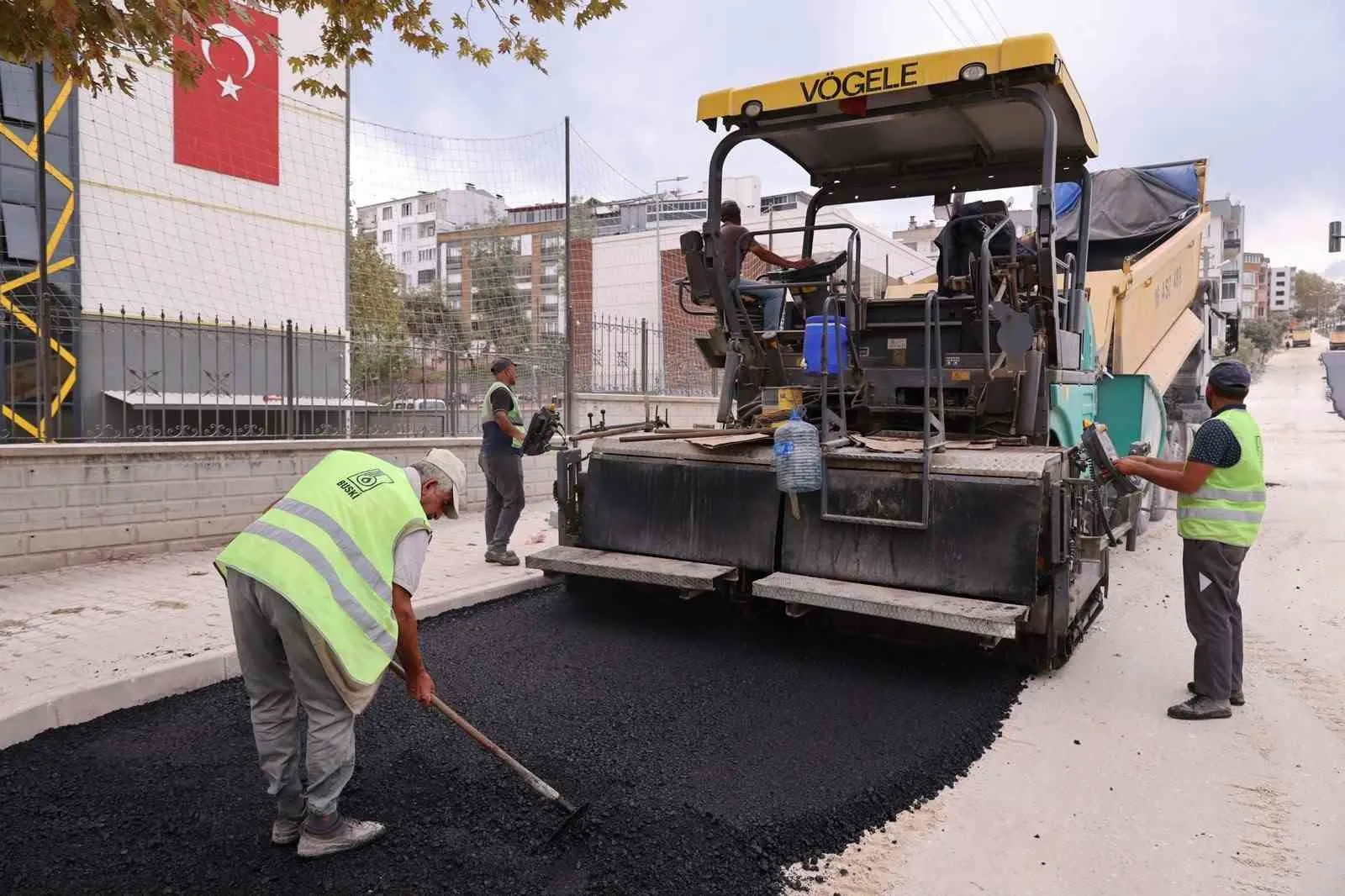 Mustafakemalpaşa’nın alt ve üstyapısı büyükşehir tarafından yenileniyor
