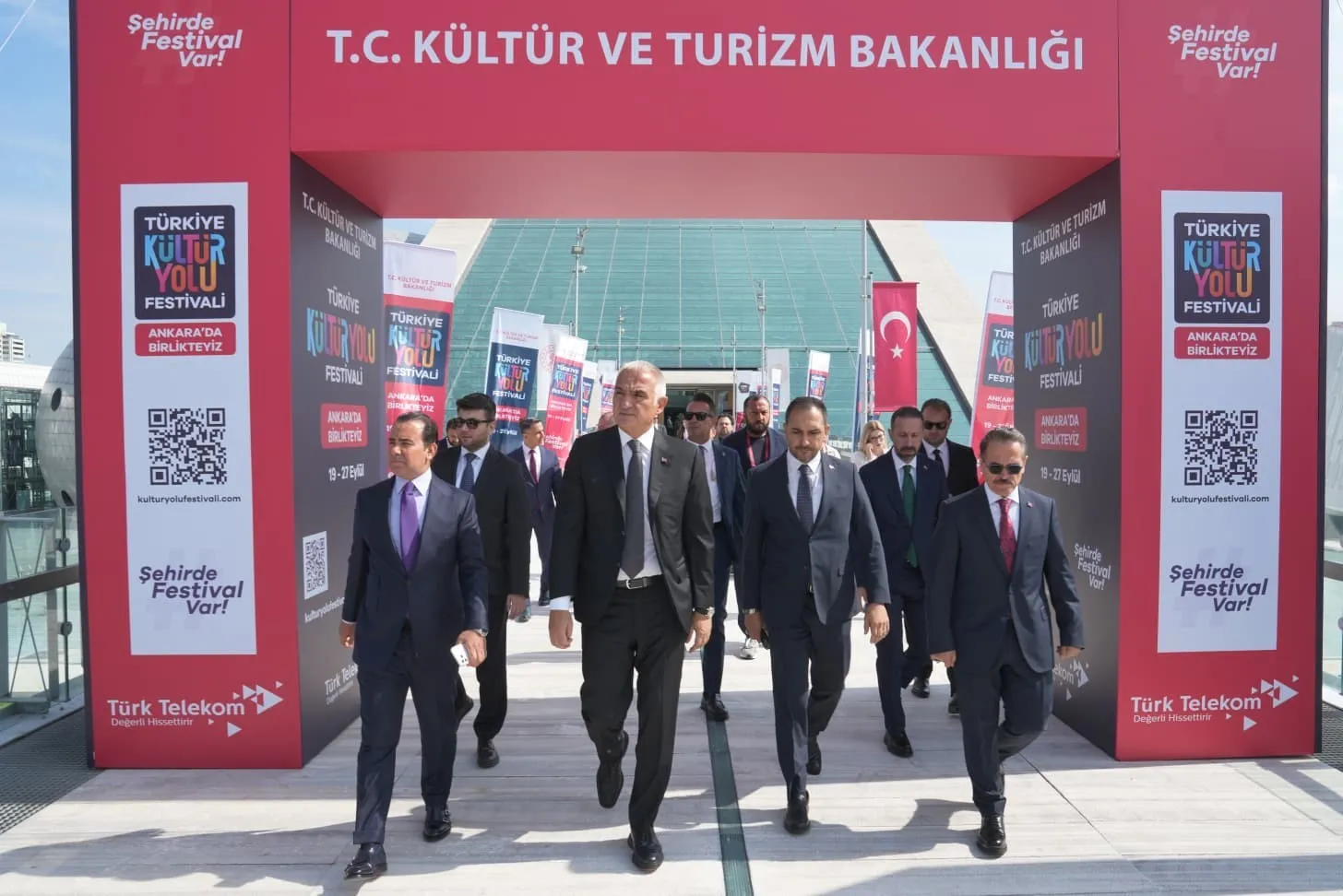 Bakan Ersoy başkentte startı verdi, Ankara kültür yolu festivali başladı