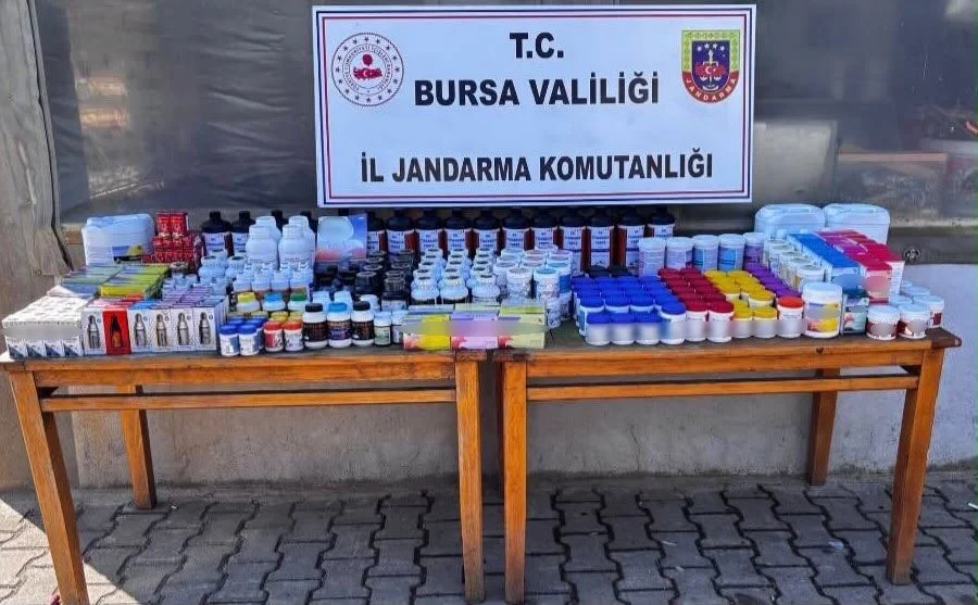 Jandarma Bursa'da harekete geçti! 1,5 milyon TL'lik yüzlerce ürün ele geçirildi