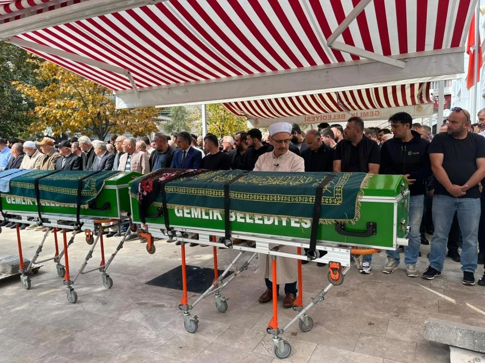 Cinayet kurbanı çift toprağa verildi