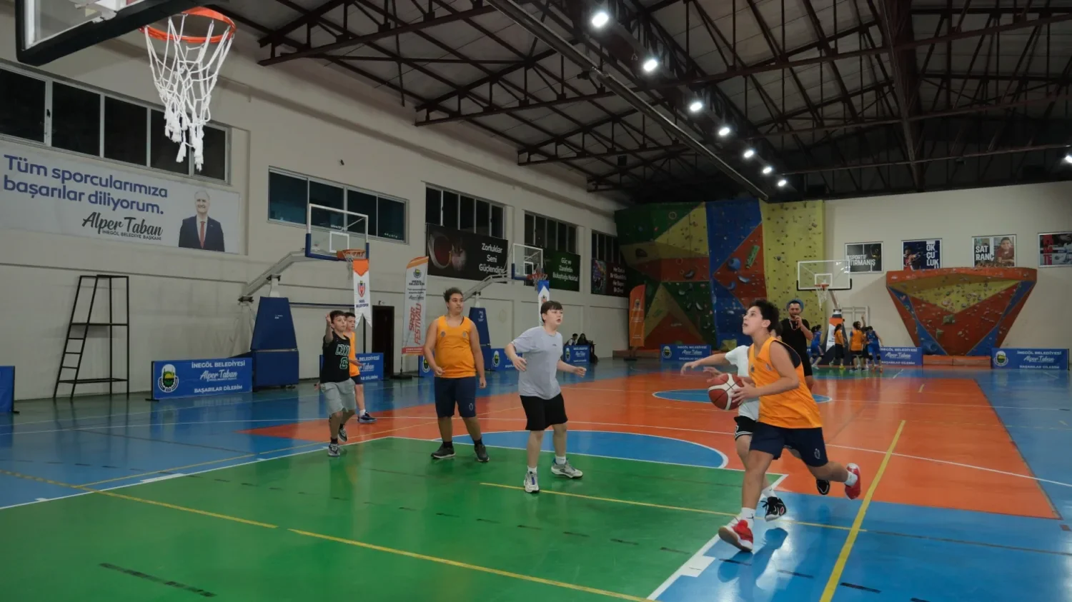 İnegöl’de Basketbol Dolu Hafta Sonu: 210 Sporcu Buluştu